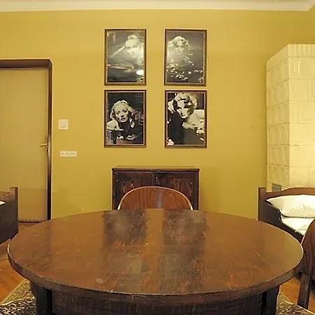 Deco Hostel