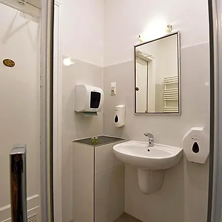 Deco Hostel *