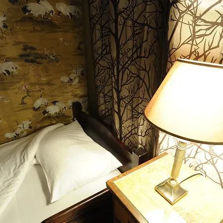 Deco Hostel