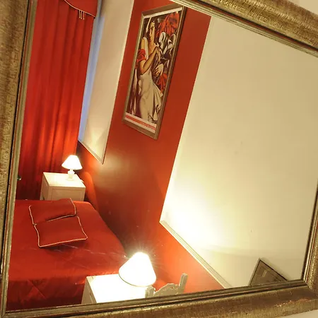 Deco Hostal *